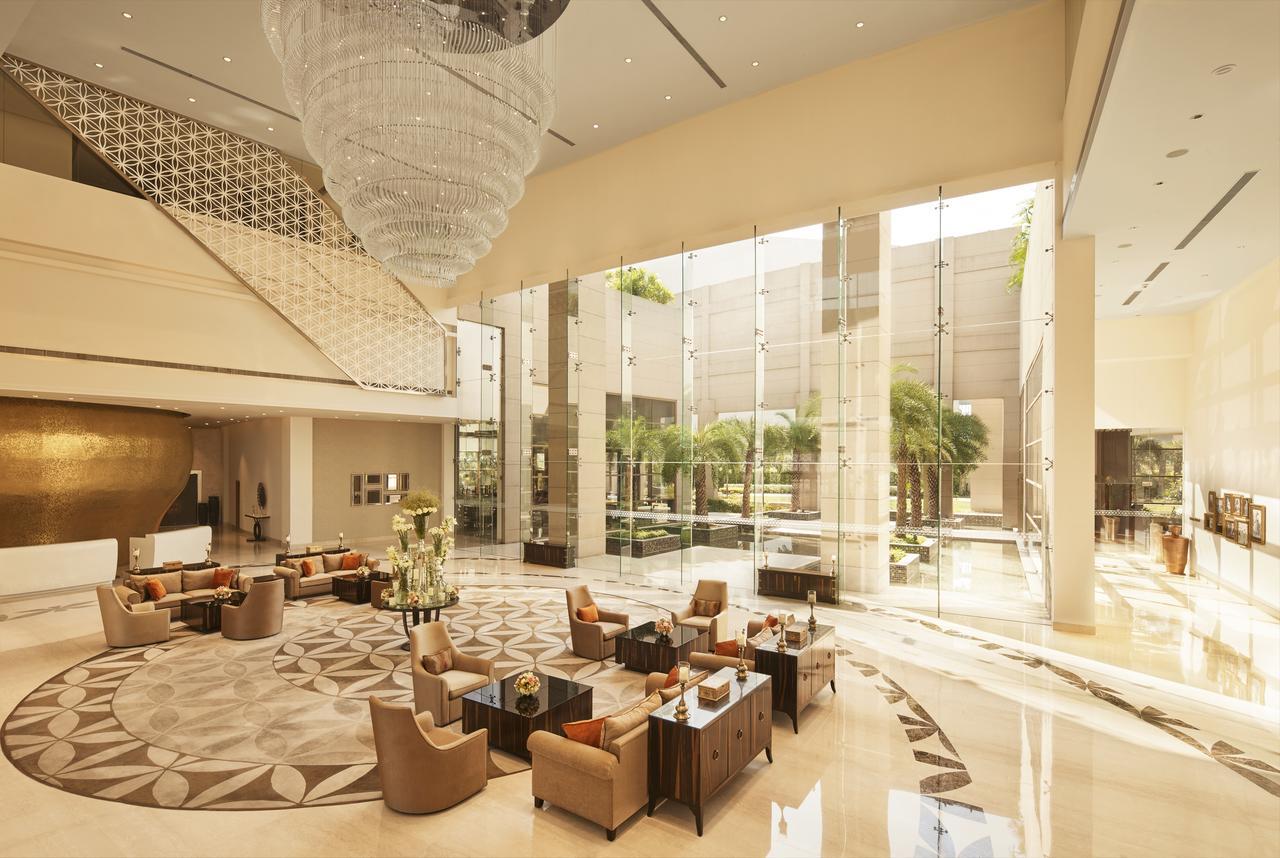 ホテル Taj Swarna, アムリトサル エクステリア 写真 Lobby
