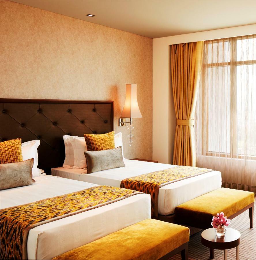 ホテル Taj Swarna, アムリトサル エクステリア 写真 Deluxe Room