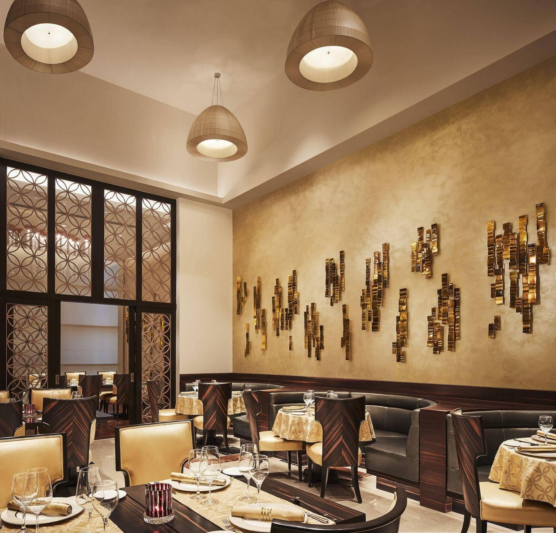 ホテル Taj Swarna, アムリトサル エクステリア 写真 Interior of the restaurant