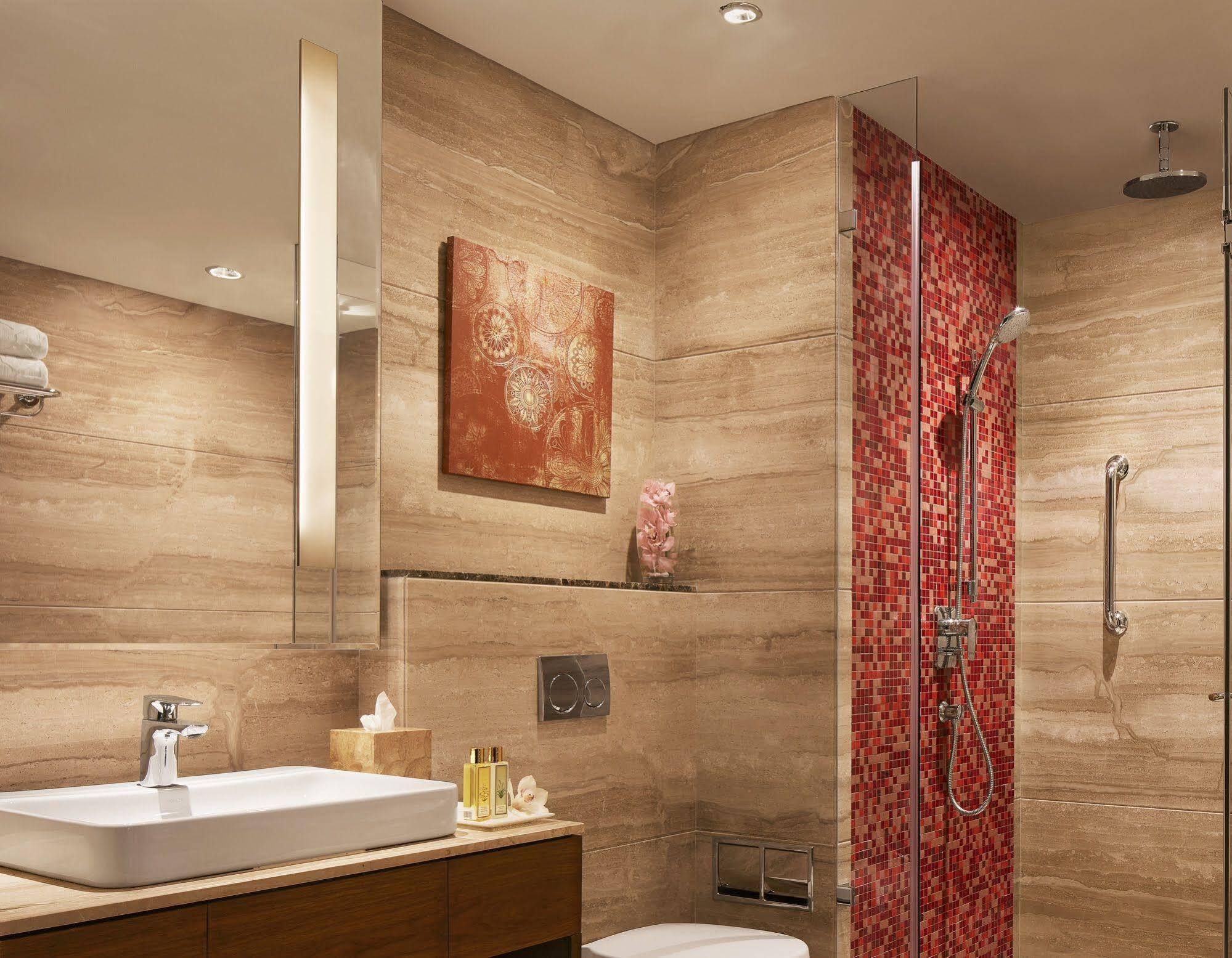 ホテル Taj Swarna, アムリトサル エクステリア 写真 Bathroom